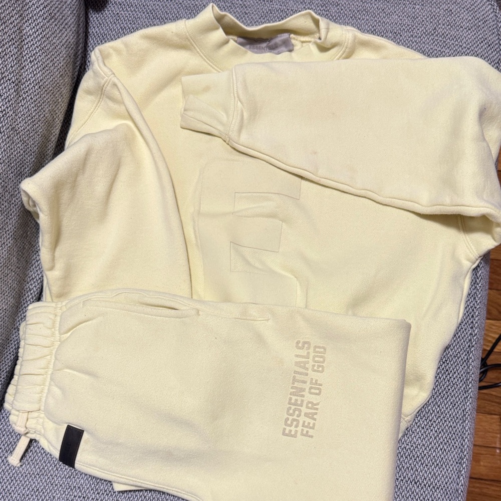 KIDS ESSENTIALS FEAR OF GOD -Size 8